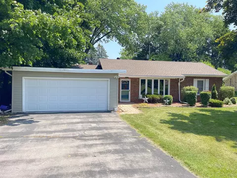 4935 N Fairway, Wind Point, WI 53402