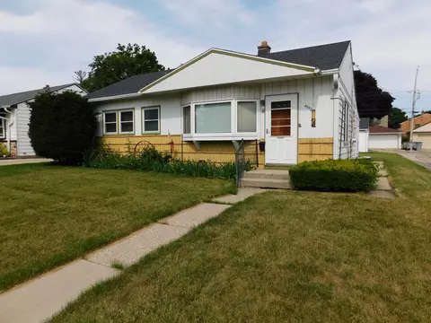 4552 S 1st, Milwaukee, WI 53207