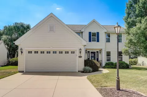 3626 Rivers Xing, Waukesha, WI 53189