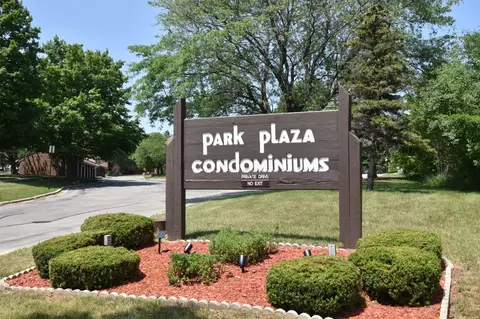 9004 N Park Plz, Brown Deer, WI 53223