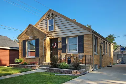 615 Wolff, Racine, WI 53402
