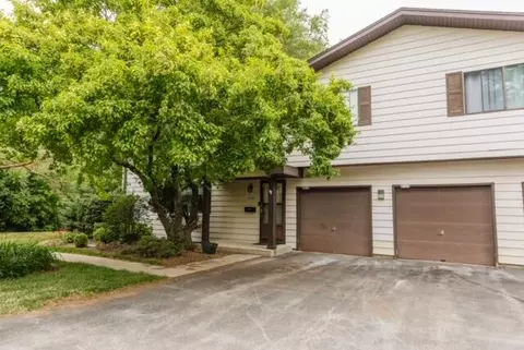 8010 W W Mnr, Milwaukee, WI 53223