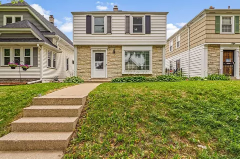 6623 W Moltke, Milwaukee, WI 53210