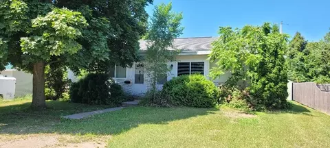2021 15th, Menominee, MI 49858