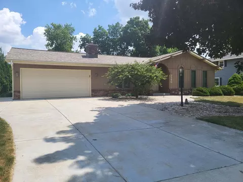 3590 S Greenlawn, New Berlin, WI 53151