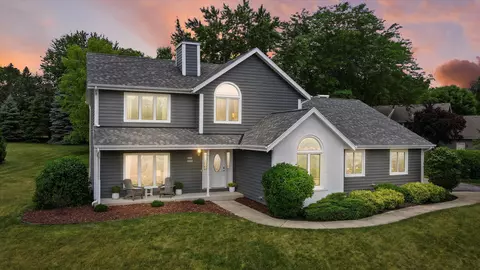 w276n2771 Trillium, Pewaukee, WI 53072