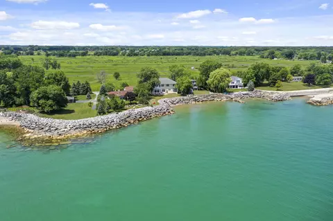 11887 Lakeshore, Pleasant Prairie, WI 53158