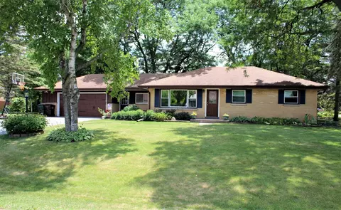 15735 W St Francis, New Berlin, WI 53151