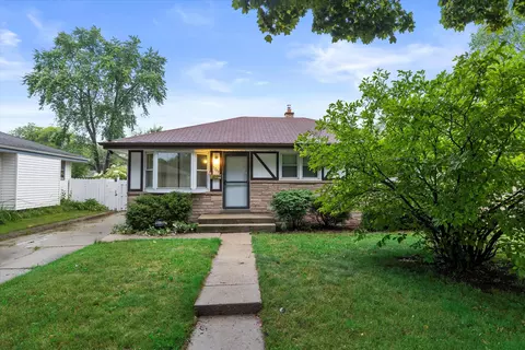 5745 N 81st, Milwaukee, WI 53218