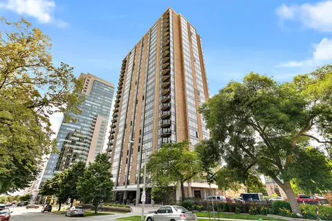 929 N Astor #704, Milwaukee, WI 53202