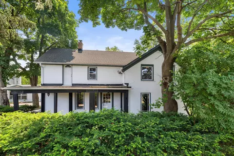 n34w22155 Capitol, Pewaukee, WI 53072