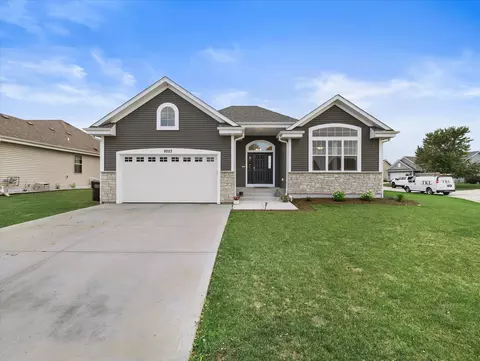 9223 Prairie Xing, Franksville, WI 53126