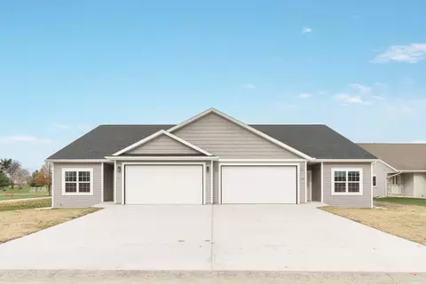 551 E Hyland, Juneau, WI 53039