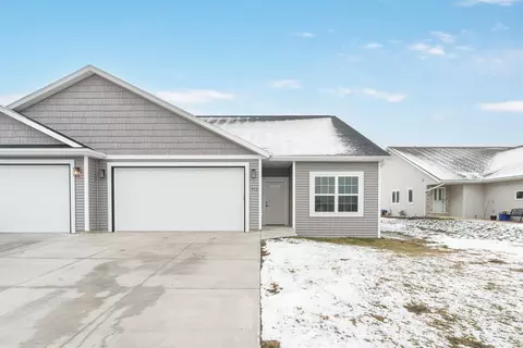 553 E Hyland, Juneau, WI 53039