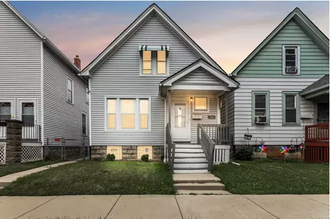 3426 W Scott, Milwaukee, WI 53215