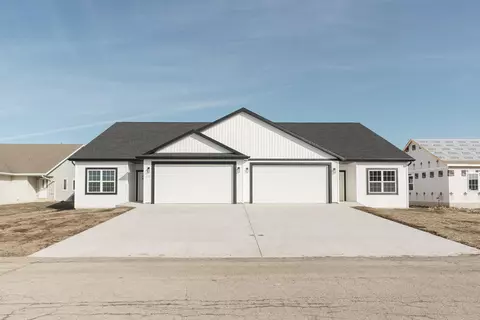 577 E Hyland, Juneau, WI 53039