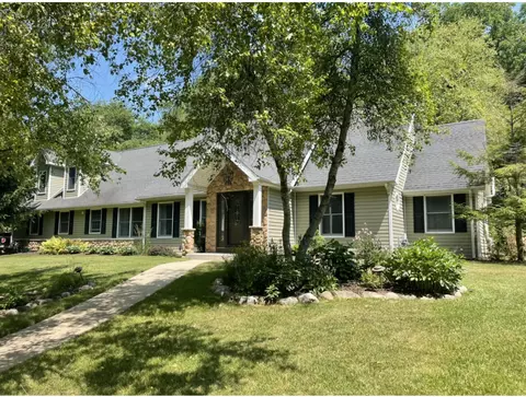 285 Mielke, Williams Bay, WI 53191