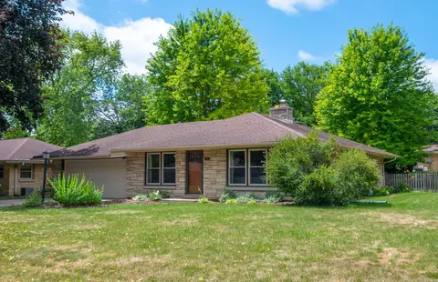 1317 N 117th, Wauwatosa, WI 53226