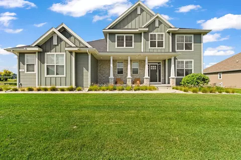 7940 W Mourning Dove, Mequon, WI 53097