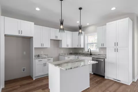 922 Pine Rdg, Brownsville, WI 53006