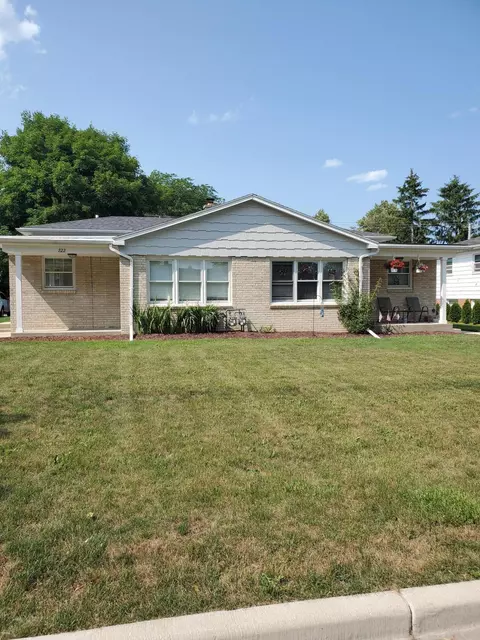 220 Steeplechase, Racine, WI 53402