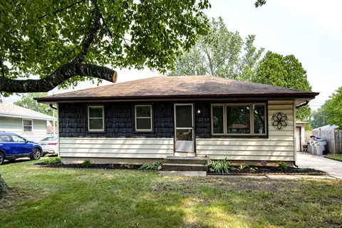 3727 W Birchwood, Milwaukee, WI 53221