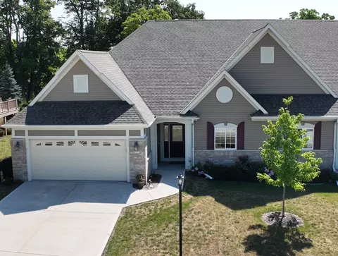 2307 Kayla, Waukesha, WI 53188