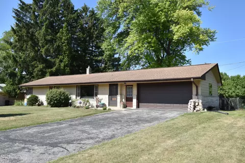 7085 N Parkview, Lannon, WI 53046