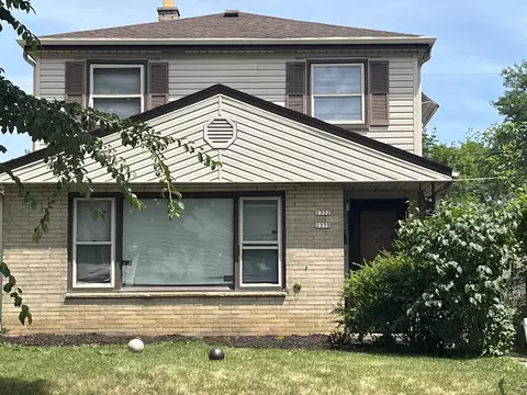 2370 S 74th #2372, West Allis, WI 53219