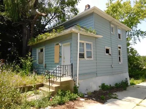 236 Howland, Racine, WI 53404