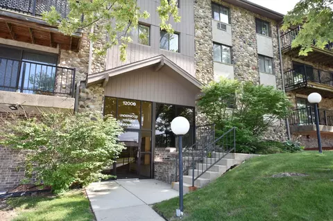 12000 W Bluemound #112, Wauwatosa, WI 53226