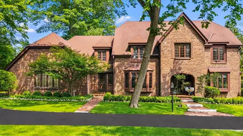 7150 N Barnett, Fox Point, WI 53217