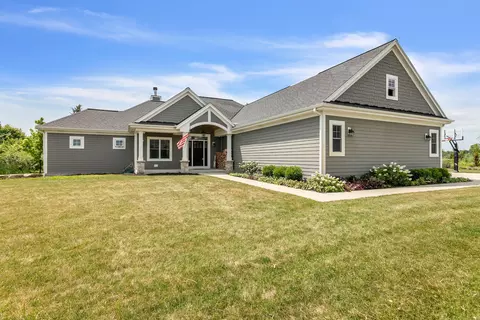 527 Meadow Breeze, Grafton, WI 53024