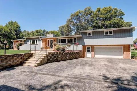 4707 W Edgerton, Greenfield, WI 53220