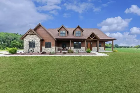 W4403 County Road H, Fredonia, WI 53021