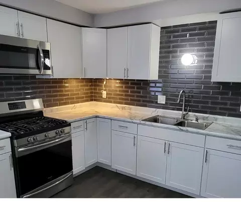 6921 W Caldwell, Milwaukee, WI 53218