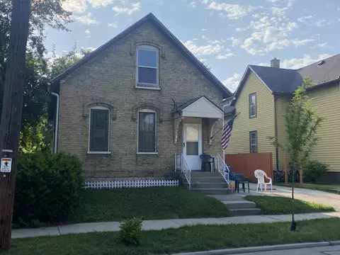 1827 Green, Racine, WI 53402
