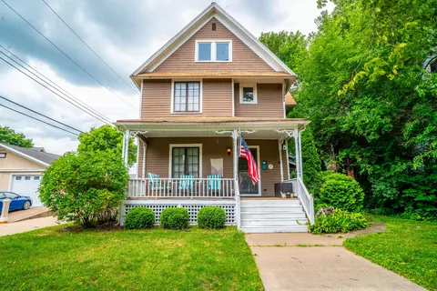 1215 King, La Crosse, WI 54601