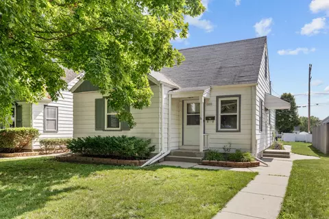 1220 S 113th, West Allis, WI 53214