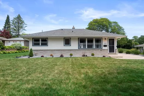 7208 Devonshire, Greendale, WI 53129