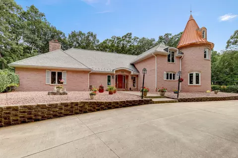 2985 Forest Vw, Yorkville, WI 53126