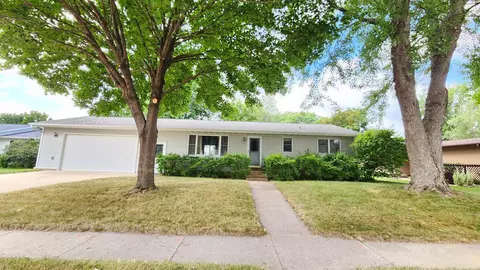 330 Neshonoc, West Salem, WI 54669