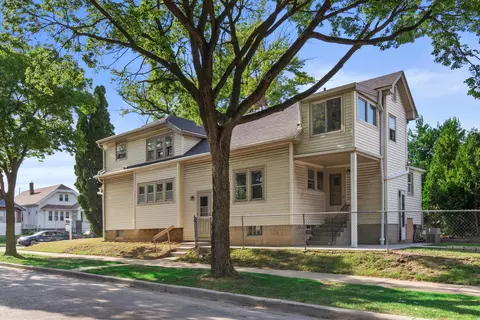 4900 N 37th, Milwaukee, WI 53209