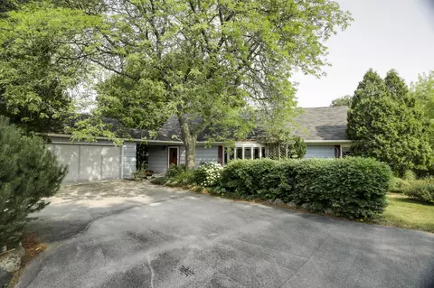 17220 Oak Park, Brookfield, WI 53045