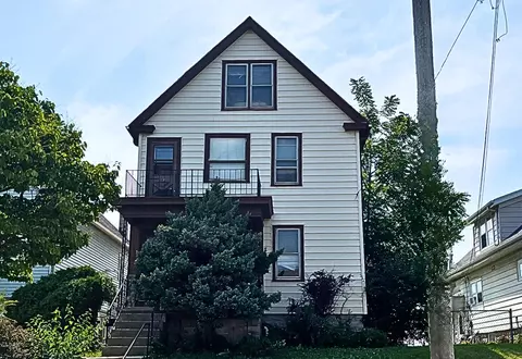 1817 S 44th #1819, West Milwaukee, WI 53214