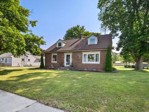 1537 Iris, Manitowoc, WI 54220