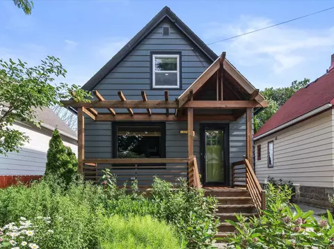 1324 E Idaho, Milwaukee, WI 53207