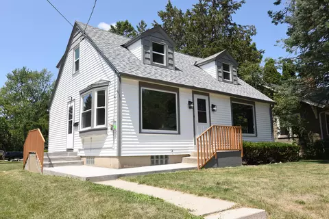 416 S Worthington, Oconomowoc, WI 53066