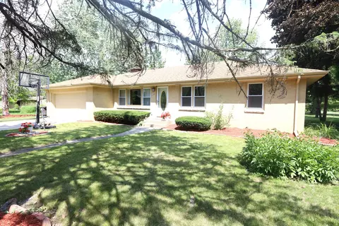 5742 S 41st, Greenfield, WI 53221