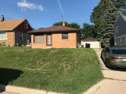 264 N 111th, Wauwatosa, WI 53226